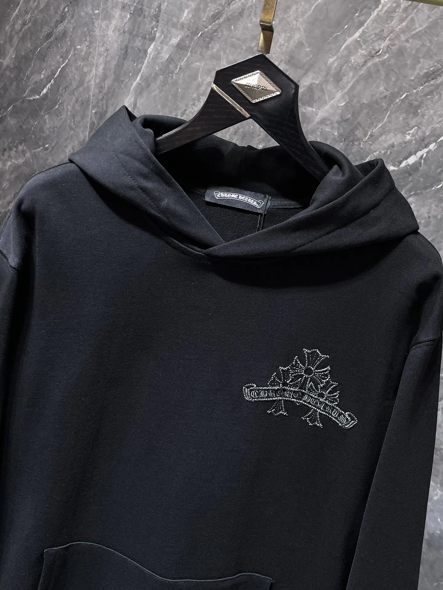 P260 Chrome Hearts Autumn and Winter 2025 Counter Synchronization Chrome Cross Roller Embroidery Hooded Sweatshirt Vacuum Embroidery Method! Heavy embroidery! ! ! Tens of thousands of needles! ! Improved customized version of 1:1 high-gram weight high-quality fabric Recommended color: Specially customized mud lime Black Size: S, M, L, XL